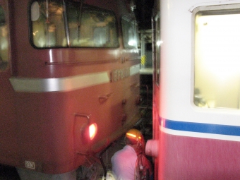 JR九州 国鉄EF81形電気機関車 ムーンライト九州(快速) EF81 411 鉄道フォト・写真 by おいさん 門司駅：2007年08月16日22時ごろ