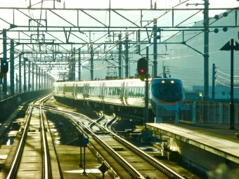 JR四国8000系電車 8200形(Mc) いしづち(特急) 鉄道フォト・写真 by おいさん 坂出駅：2008年08月15日06時ごろ