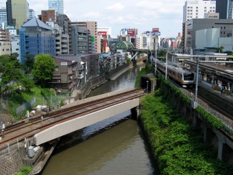 JR東日本E233系電車 鉄道フォト・写真 by おいさん 御茶ノ水駅 (JR)：2009年05月25日13時ごろ