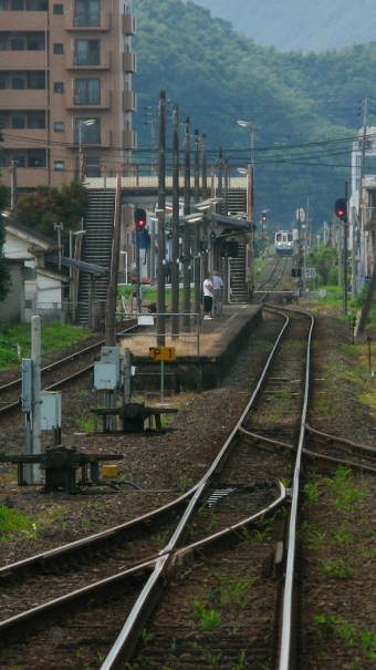 JR四国 キハ32形 キハ32-2 鉄道フォト・写真 by おいさん 北宇和島駅：2010年08月14日09時ごろ