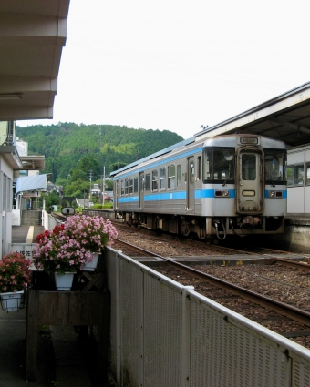 JR四国 1000形 1023 鉄道フォト・写真 by おいさん 窪川駅 (JR)：2010年08月14日14時ごろ