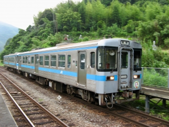 JR四国 1000形 1038 鉄道フォト・写真 by おいさん 吾桑駅：2010年08月14日16時ごろ