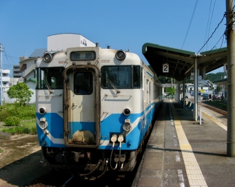 JR四国 キハ47形 キハ47 145 鉄道フォト・写真 by おいさん 鳴門駅：2010年08月16日09時ごろ