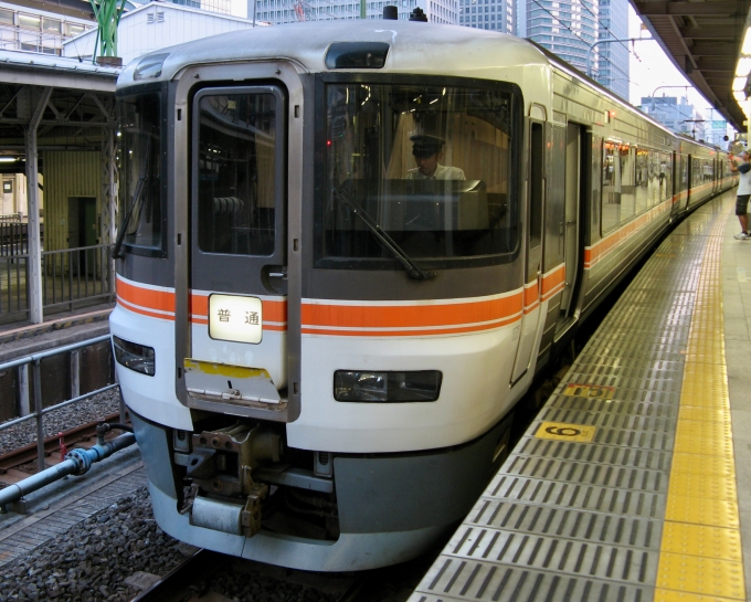 JR東海 クハ372形 クハ372-13 鉄道フォト・写真 by おいさん 東京駅 (JR)：2010年08月17日05時ごろ