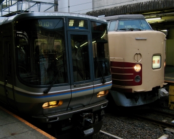 JR西日本 クハ222形 クハ222-1003 鉄道フォト・写真 by おいさん 大垣駅 (JR)：2010年08月13日06時ごろ
