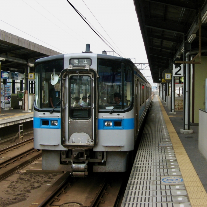 JR四国 7100形(Tc) 7107 鉄道フォト・写真 by おいさん 今治駅：2010年08月13日16時ごろ