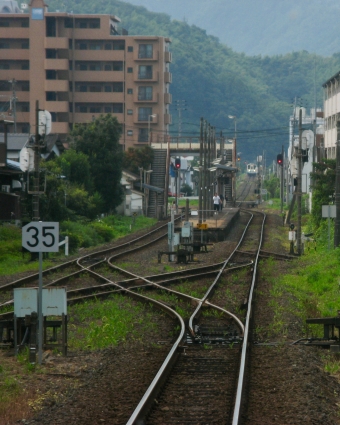 JR四国 キハ32形 キハ32-2 鉄道フォト・写真 by おいさん 北宇和島駅：2010年08月14日09時ごろ