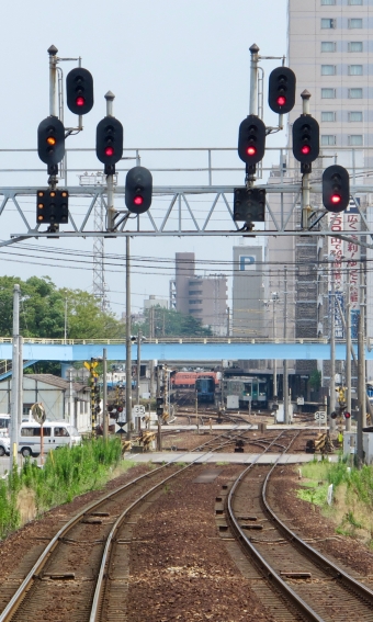 JR四国 2100形 うずしお(特急) 2123 鉄道フォト・写真 by おいさん 徳島駅：2011年08月16日13時ごろ