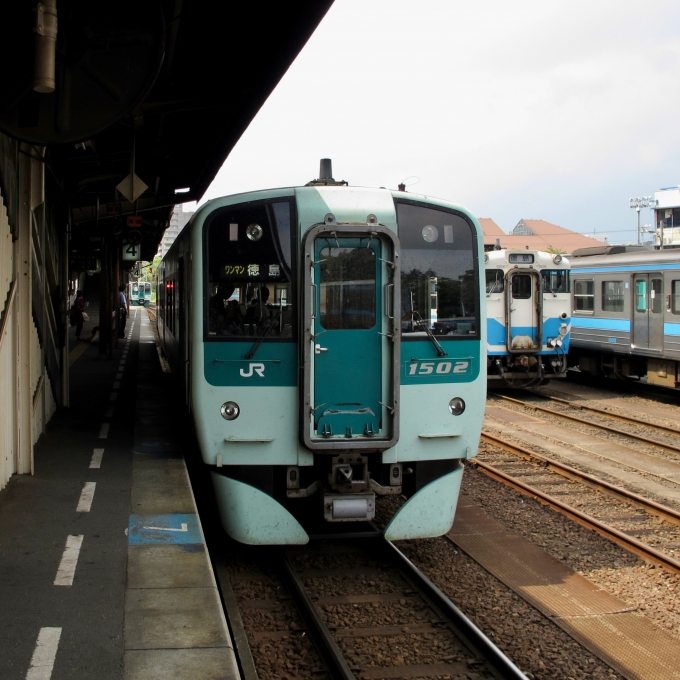 JR四国 1500形 1502 鉄道フォト・写真 by おいさん 徳島駅：2011年08月16日13時ごろ