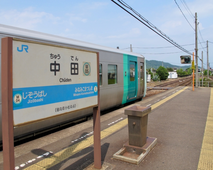 JR四国 1500形 1502 鉄道フォト・写真 by おいさん 中田駅 (徳島県)：2011年08月16日13時ごろ