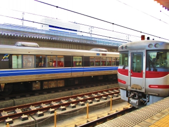 JR西日本223系電車 クハ222形（T’c） 鉄道フォト・写真 by 掴んだら離さん 姫路駅：2021年10月23日16時ごろ