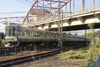 JR西日本223系電車 クハ222形（T’c） 鉄道フォト・写真 by 掴んだら離さん 彦根駅 (JR)：2020年09月21日16時ごろ