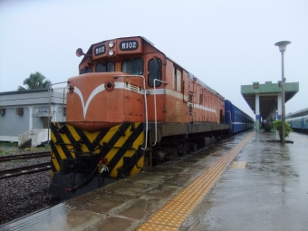 台湾鉄路管理局 R100 R102 鉄道フォト・写真 by ながとろさん ：2014年06月14日13時ごろ