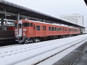 JR西日本 キハ47形 キハ47 8 鉄道フォト・写真 by ながとろさん 鳥取駅：2011年12月25日09時ごろ