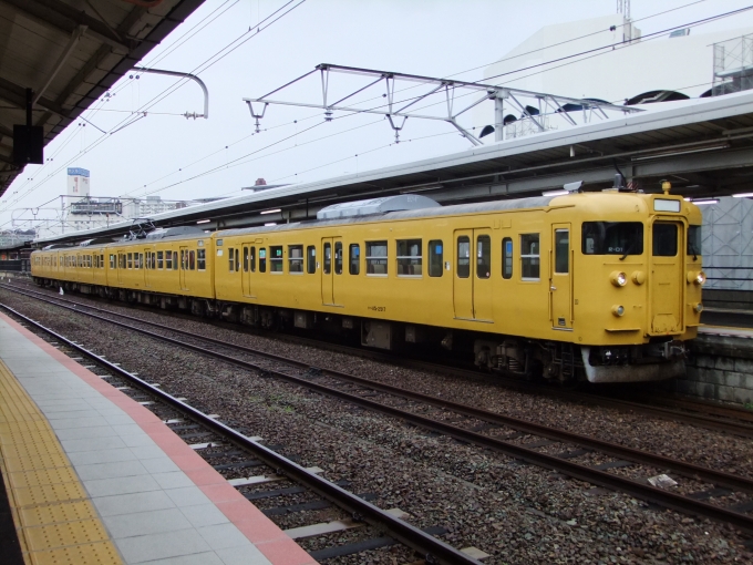 JR西日本 クハ115-2517 (115系) 車両ガイド | レイルラボ(RailLab)