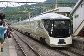 TRAIN SUITE 四季島(特急) 鉄道フォト・写真