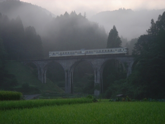 JR九州 キハ147 鉄道フォト・写真 by papasamaさん 筑前岩屋駅：2006年08月27日06時ごろ