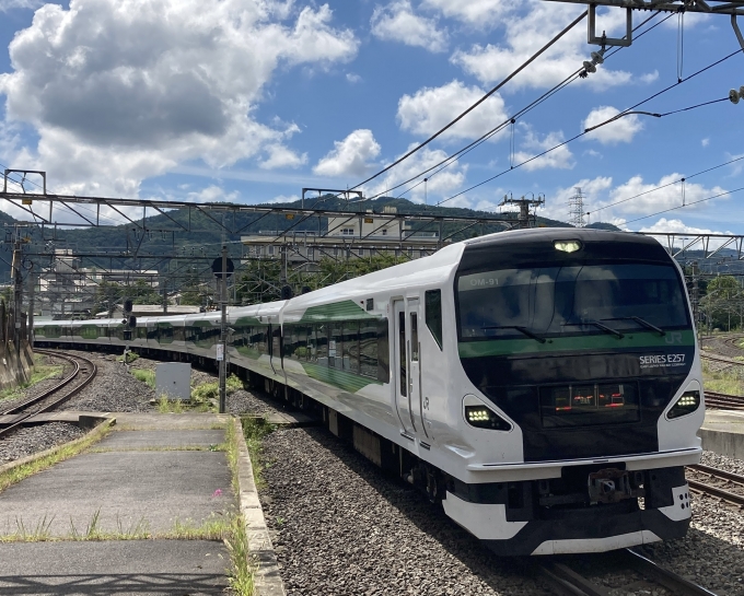 鉄道フォト・写真：JR東日本E257系電車 あずさ クハE257-5105 塩尻駅 鉄道フォト・写真 by あぜくん！さん - 撮影日 2022/09/10 11:13