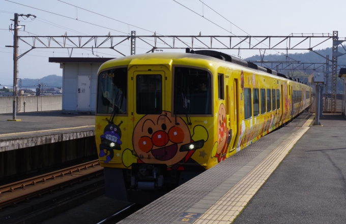 鉄道フォト・写真：JR四国2700系気動車 南風 2704 児島駅 鉄道フォト・写真 by 急行うわじまさん - 撮影日 2024/03/16 14:07