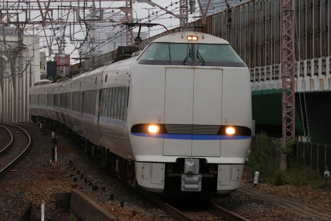 鉄道フォト・写真：JR西日本 683系電車 サンダーバード クモハ683-5503 塚本駅 鉄道フォト・写真 by Yの人さん - 撮影日 2023/07/01 10:24