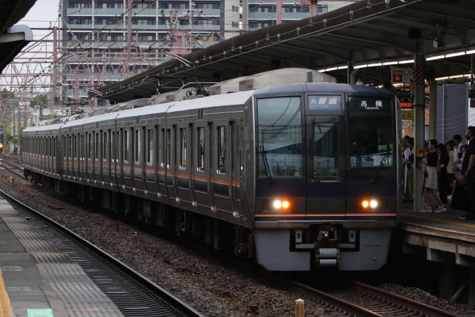 鉄道フォト・写真：JR西日本207系電車 クハ207-111 塚本駅 鉄道フォト・写真 by Yの人さん - 撮影日 2023/07/01 11:14