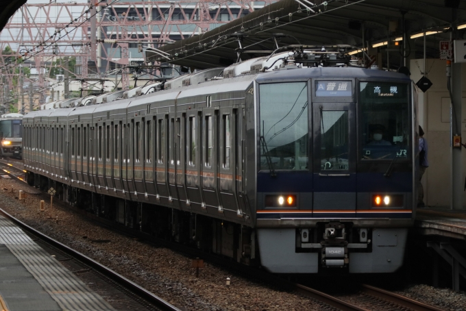 JR西日本 クモハ207形 クモハ207-1042 鉄道フォト・写真 by Yの人さん 塚本駅：2023年07月01日11時ごろ