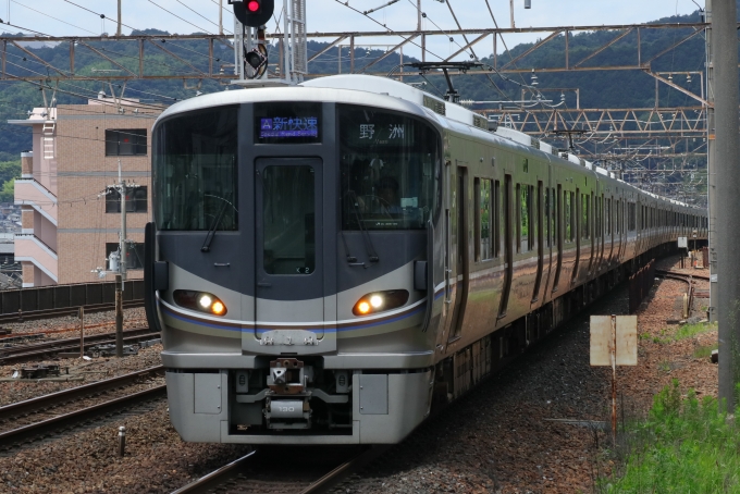 鉄道フォト・写真：JR西日本225系電車 クモハ225-130 山科駅 (JR) 鉄道フォト・写真 by Yの人さん - 撮影日 2023/07/02 11:27