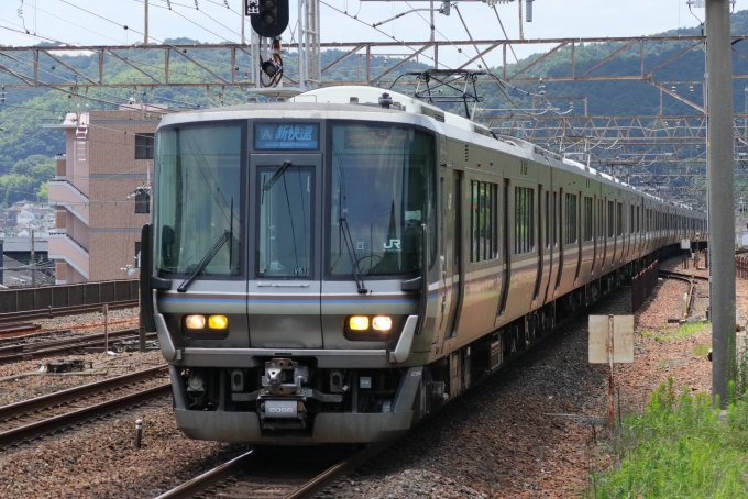 鉄道フォト・写真：JR西日本223系電車 クモハ223-2098 山科駅 (JR) 鉄道フォト・写真 by Yの人さん - 撮影日 2023/07/02 12:09