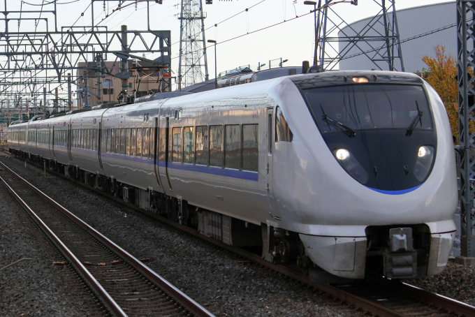 JR西日本 クロ683-8001 (683系) 車両ガイド | レイルラボ(RailLab)