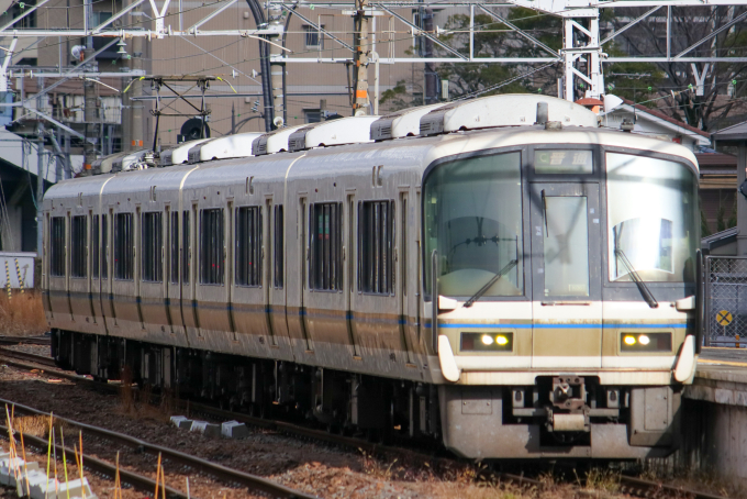 JR西日本221系電車 クハ221-52 草津駅 (滋賀県) 鉄道フォト・写真 by Y