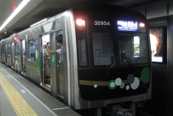 大阪メトロ30000A系電車 32954 鉄道フォト・写真 by KH_5601さん 本町駅：2022年10月01日17時ごろ
