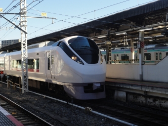 JR東日本 クハE656形 ときわ(特急) クハE656-4 鉄道フォト・写真 by Silence-Suzumeさん 上野駅 (JR)：2021年12月19日00時ごろ