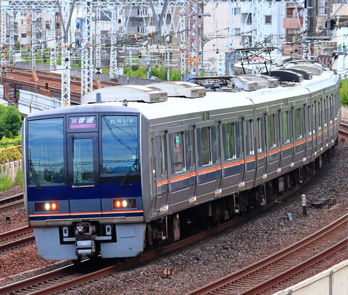 鉄道フォト・写真：JR西日本207系電車 クハ207-137 元町駅 (兵庫県|JR) 鉄道フォト・写真 by 猫太郎さん - 撮影日 2023/07/31 14:12