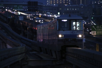 大阪モノレール1600形(Mc) 1601 鉄道フォト・写真 by まかかさん 南摂津駅：2022年06月23日19時ごろ