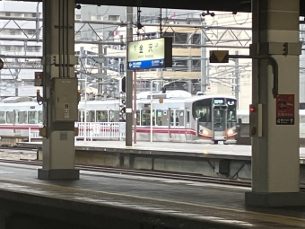 JR西日本 クモハ521形 クモハ521-107 鉄道フォト・写真 by ひでおさん 金沢駅 (JR)：2022年12月29日12時ごろ