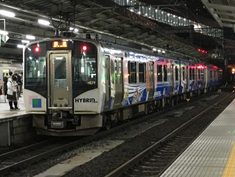JR東日本 HB-E211形 HB-E211-1 鉄道フォト・写真 by 走ルンですさん 仙台駅 (JR)：2022年05月31日20時ごろ