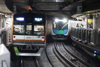 東京メトロ10000系 鉄道フォト・写真 by とりごもくさん 渋谷駅 (東急)：2021年09月26日10時ごろ