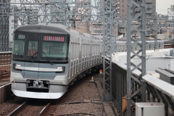 東京メトロ13000系 鉄道フォト・写真 by とりごもくさん 二子新地駅：2021年09月14日11時ごろ