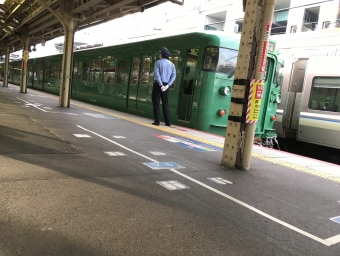 JR西日本 クハ111形 クハ111-7702 鉄道フォト・写真 by くらぼんぼんさん 京都駅 (JR)：2021年11月01日15時ごろ