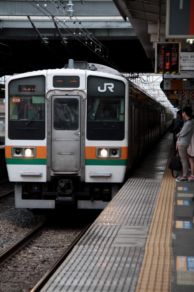 鉄道フォト・写真：JR東日本 国鉄211系電車 クハ210-3009 鴻巣駅 鉄道フォト・写真 by trdamさん - 撮影日 2013/05/20 15:03