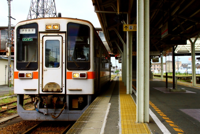 JR東海 キハ11形 キハ11-305 鉄道フォト・写真 by trdamさん 松阪駅 (JR)：2019年09月22日09時ごろ