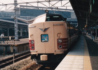 JR西日本 国鉄485系電車 雷鳥(特急) 鉄道フォト・写真 by I love 阪急電車さん 新大阪駅 (JR)：1989年06月05日00時ごろ