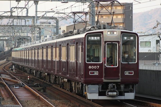 鉄道フォト・写真：阪急電鉄 阪急8000系電車 8007 曽根駅 (大阪府) 鉄道フォト・写真 by I love 阪急電車さん - 撮影日 2022/12/31 15:48