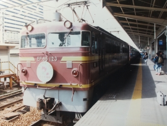 JR西日本 国鉄EF65形電気機関車 EF65 123 鉄道フォト・写真 by I love 阪急電車さん 京都駅 (JR)：1989年05月16日00時ごろ