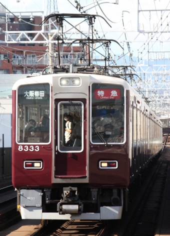 阪急電鉄 阪急8300形(Mc) 8333 鉄道フォト・写真 by I love 阪急電車さん 上新庄駅：2023年08月26日16時ごろ