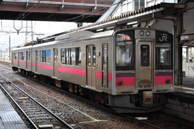 JR東日本 クハ700形 クハ700-23 鉄道フォト・写真 by ABEさん 秋田駅：2022年10月10日08時ごろ