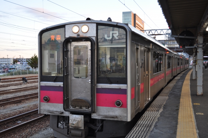 JR東日本 クモハ701形 クモハ701-7 鉄道フォト・写真 by ABEさん 秋田駅：2022年10月26日16時ごろ