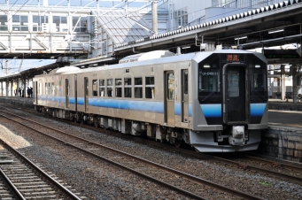 JR東日本 GV-E402形 GV-E402-21 鉄道フォト・写真 by ABEさん 秋田駅：2022年11月26日09時ごろ