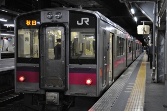 JR東日本 クモハ701形 クモハ701-8 鉄道フォト・写真 by ABEさん 秋田駅：2022年10月30日17時ごろ