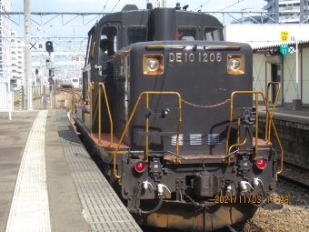 JR九州 国鉄DE10形ディーゼル機関車 DE10 1206 鉄道フォト・写真 by Akyoさん 博多駅 (JR)：2021年11月03日11時ごろ